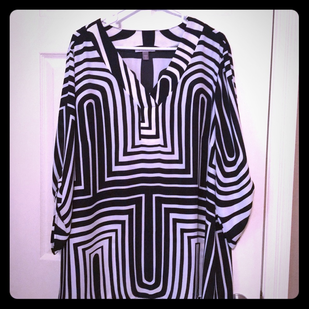 Beautiful trendy blouse -dress barn